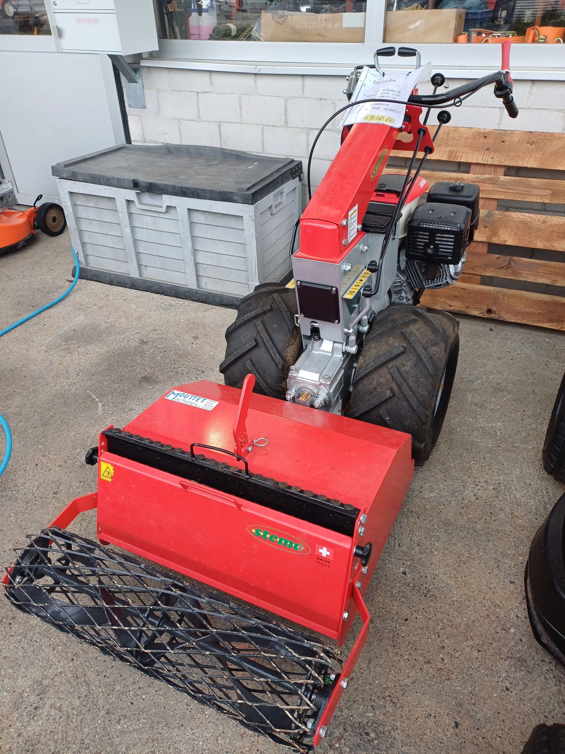 Enfouisseuse de pierres Stema Leopard, en occasion chez Mouttet Machines