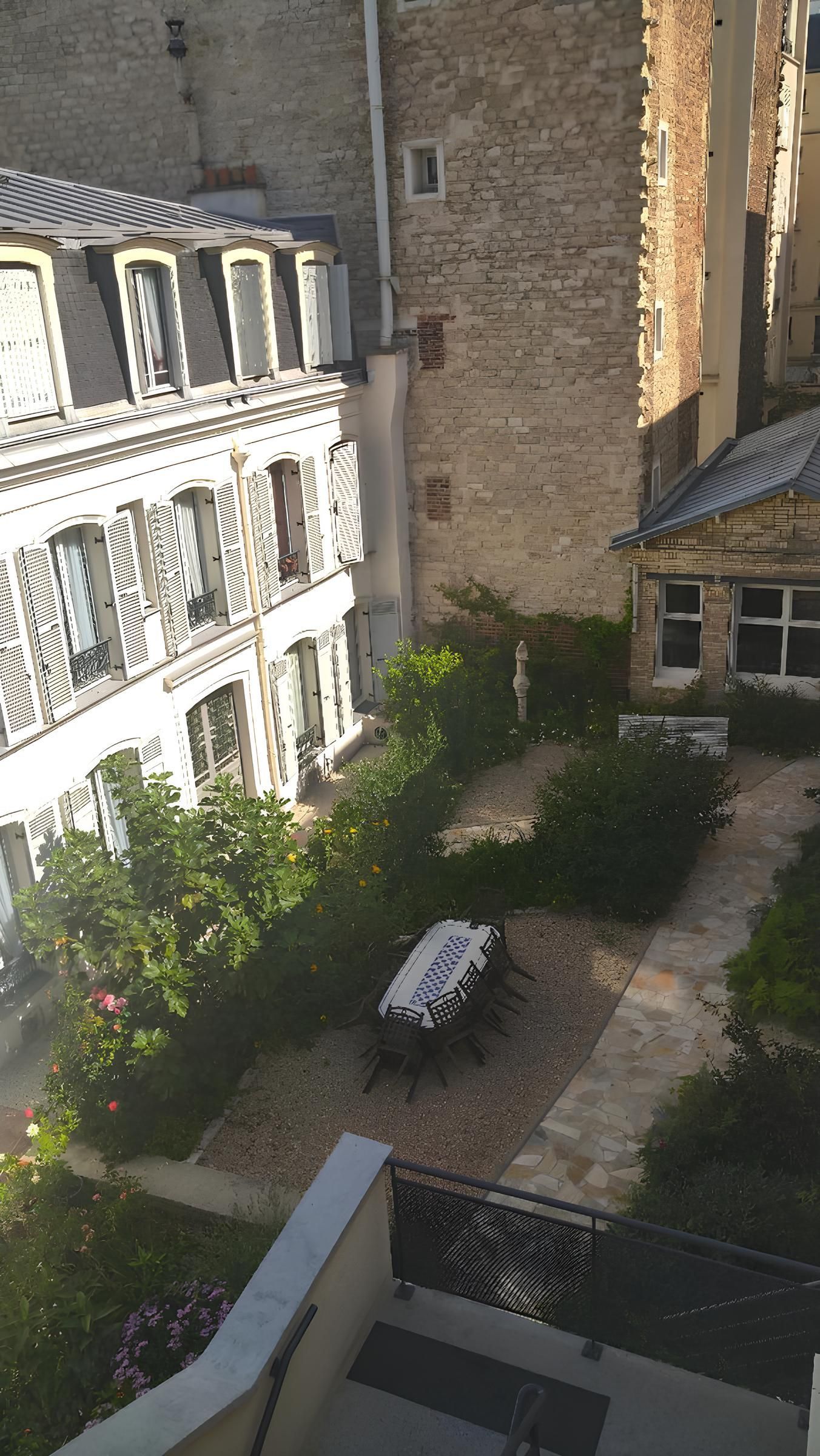 Jardin privatif du foyer Carcel