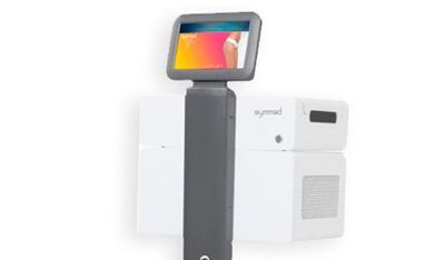 Un dispositivo médico con una pantalla táctil que muestra una imagen sobre un fondo blanco.