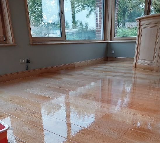 Un parquet brillant.