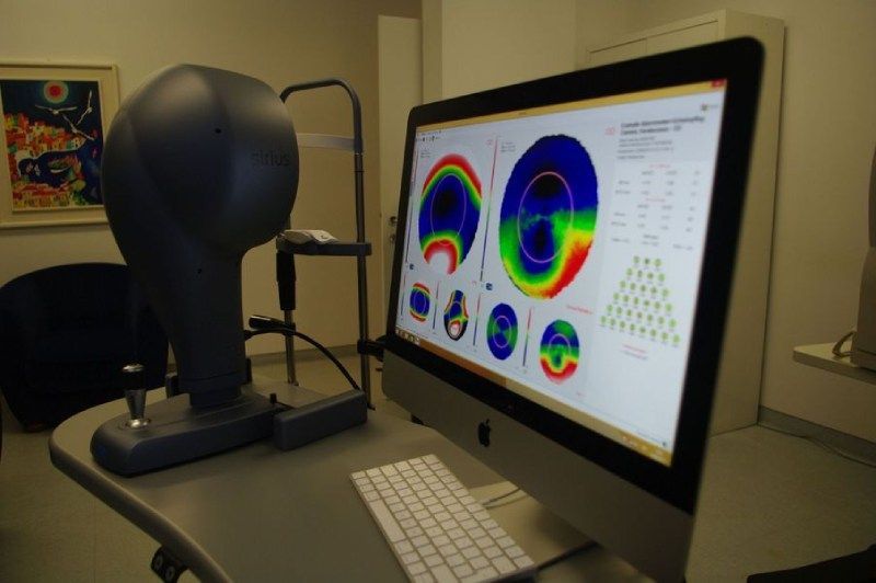 Un monitor di computer con un'immagine di cerchi su di esso