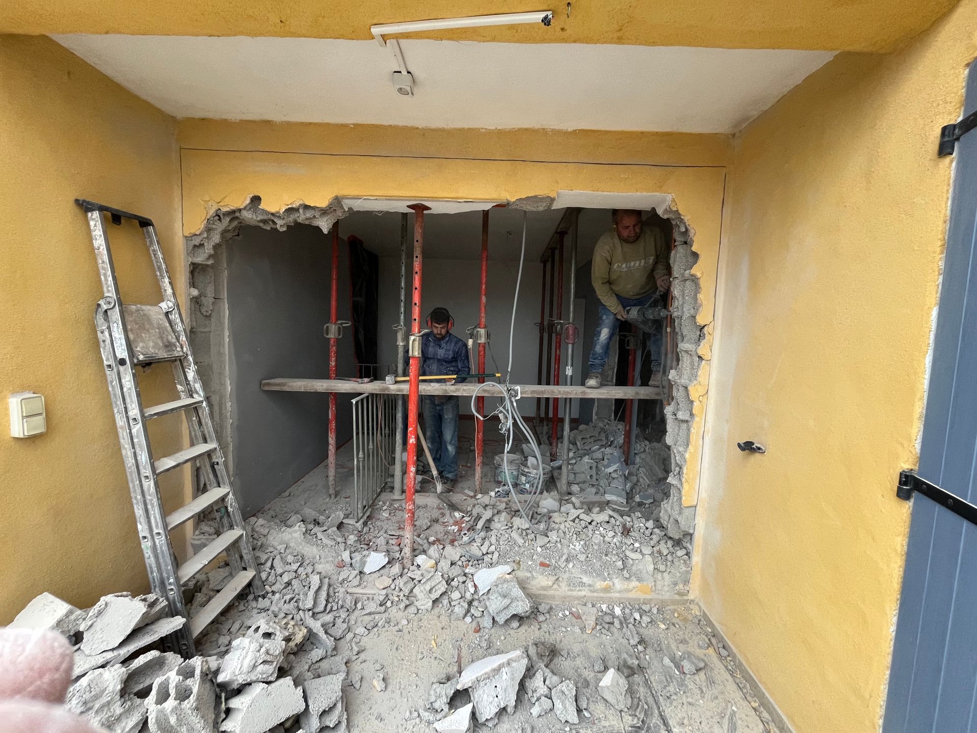 Agrandissement d'une ouverture pour une baie vitrée