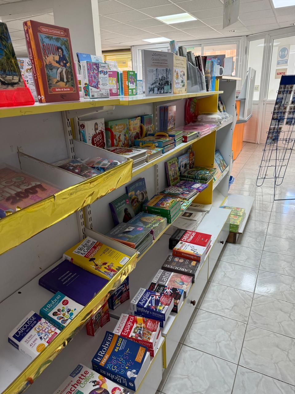 Différents dictionnaires.