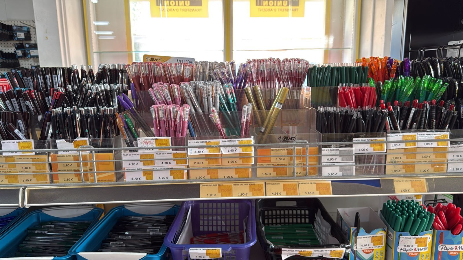 Fournitures scolaires.