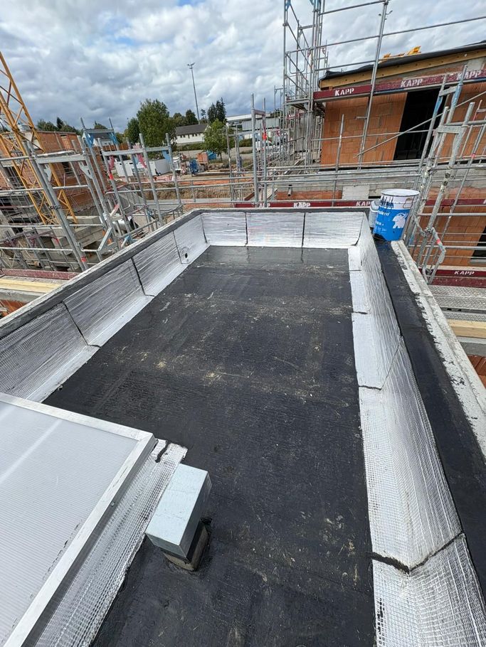 Un chantier d'étanchéité en cours