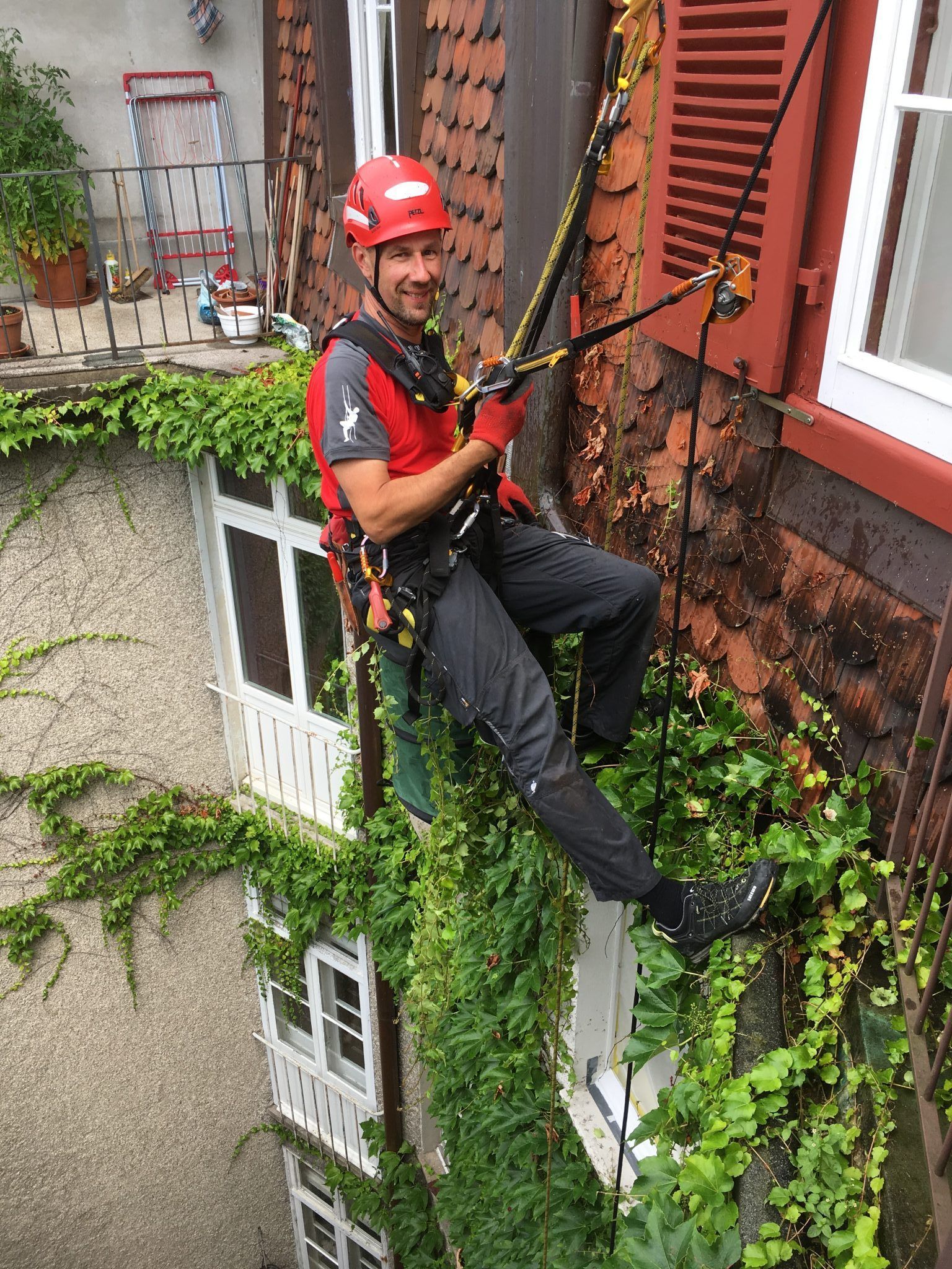 P. Meyer Haustechnik GmbH Spezialprojekte mit Seil Fassade