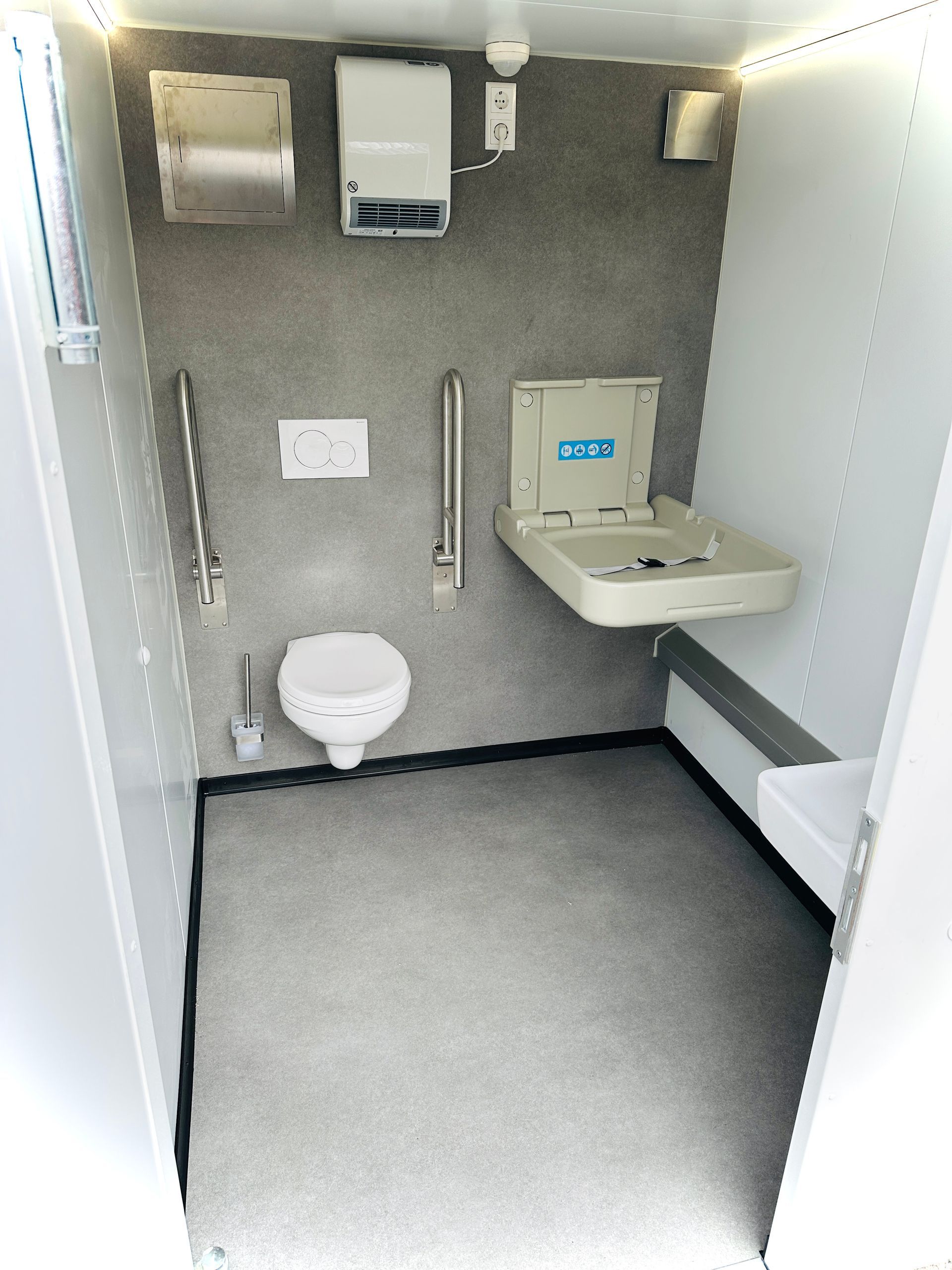 Einzelbild Toilettenwagen Größe 2