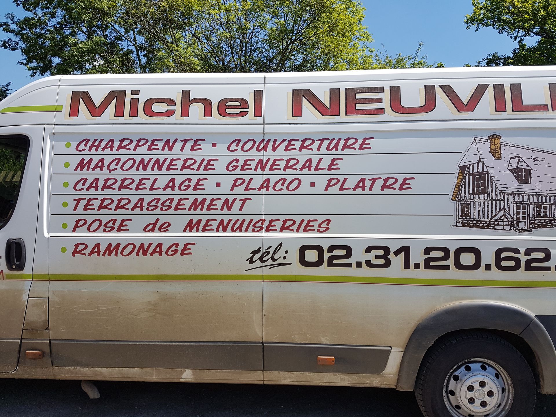 Camion de l'entreprise de rénovation générale Michel Neuville