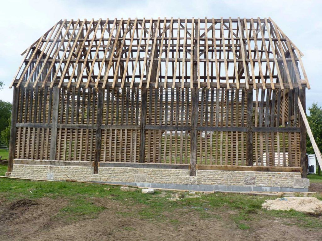 Montage et colombage ancien avec charpente en chêne