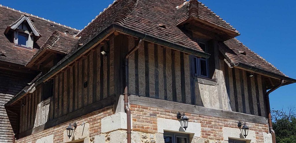 Maison avec tuilots entre colombages