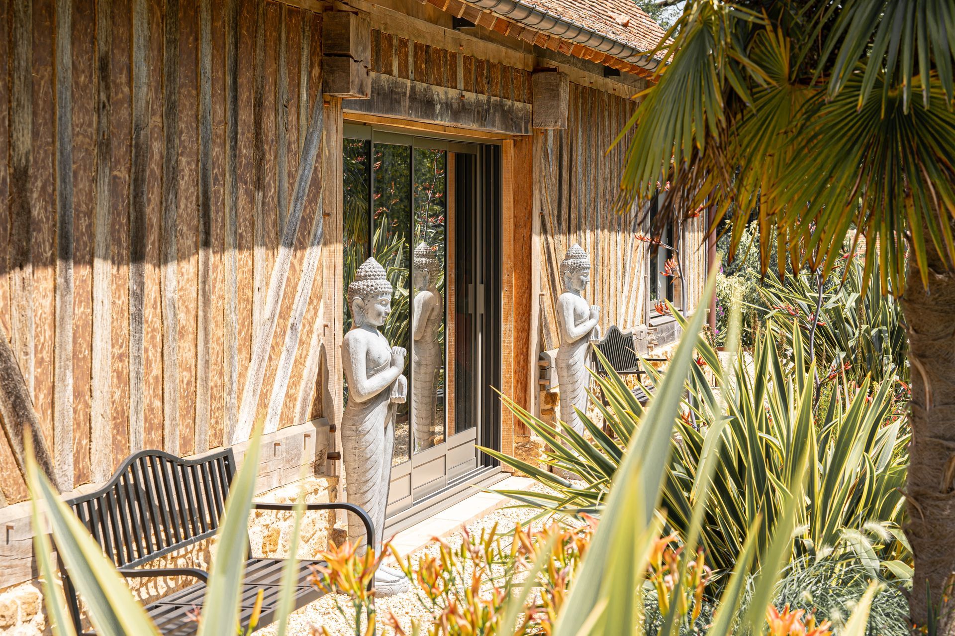 Porte fenêtre installée sur maison rénovée