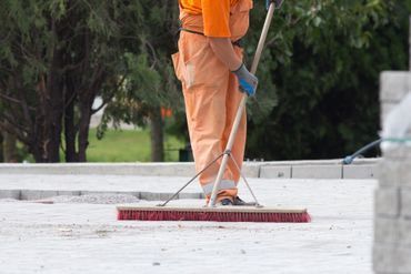 Siivoustyöt rakennustyömaalla