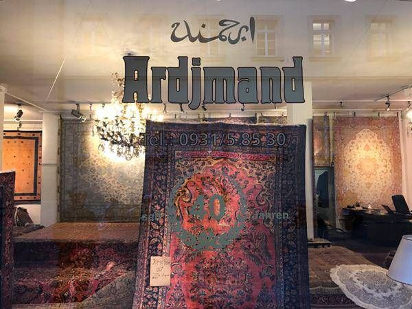 roter orientalischer Teppich bei Orientteppich Ardjmand