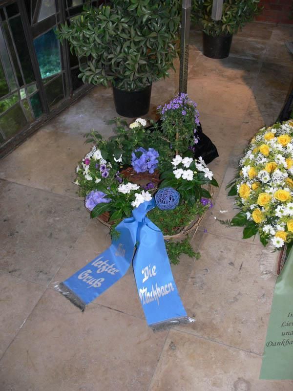 Ein blaues Band mit dem Wort Friedrich darauf