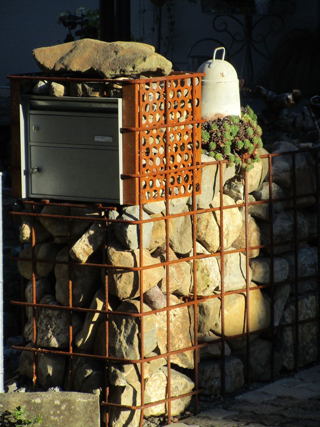 Briefkasten in Armierungsstahl - [company_name] - [city]