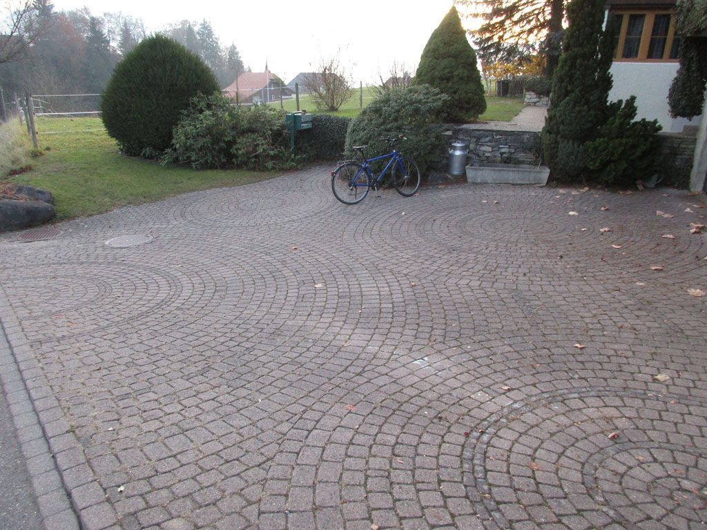 Hausvorplatz - [company_name] - [city]