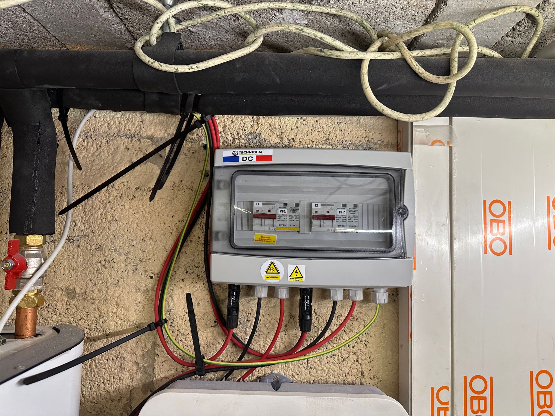 Condenseur électrique pour une batterie