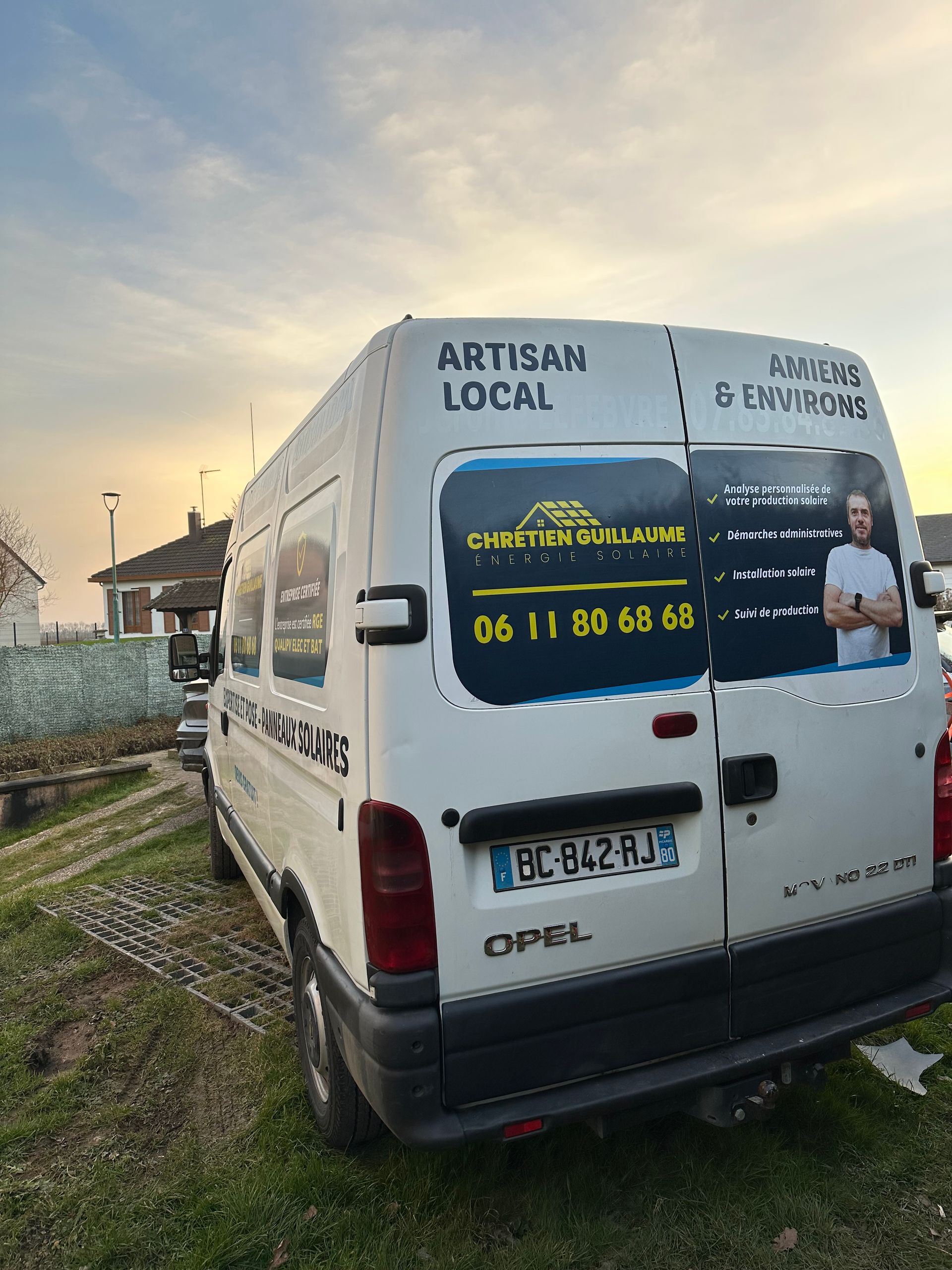 Arrière du camion de l'entreprise Chretien Guillaume
