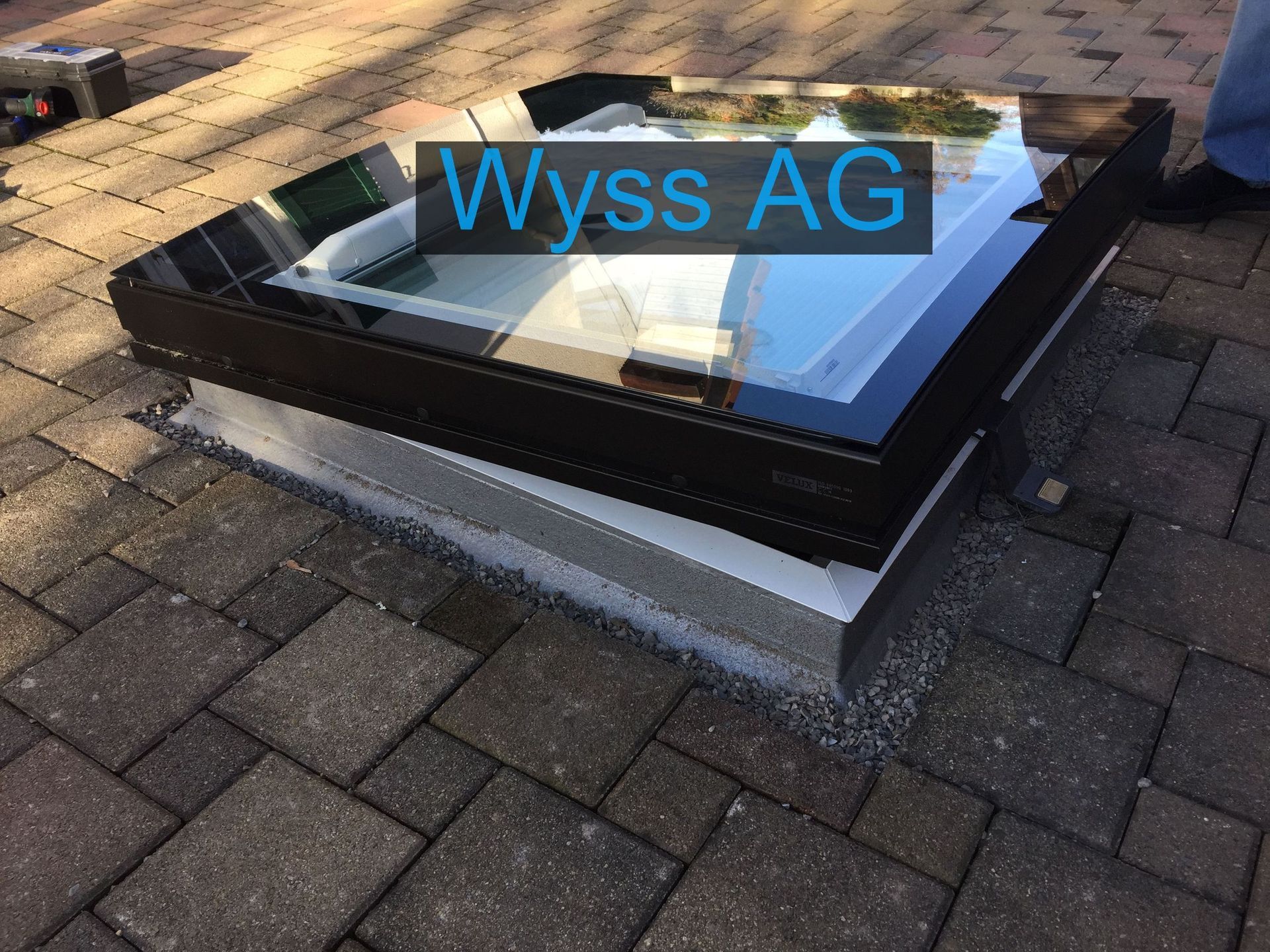 Ein Oberlicht mit der Aufschrift Wyss AG