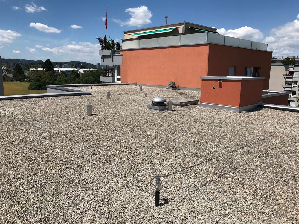 Flachdach - Wyss AG Spenglerei Flachdach Blitzschutz