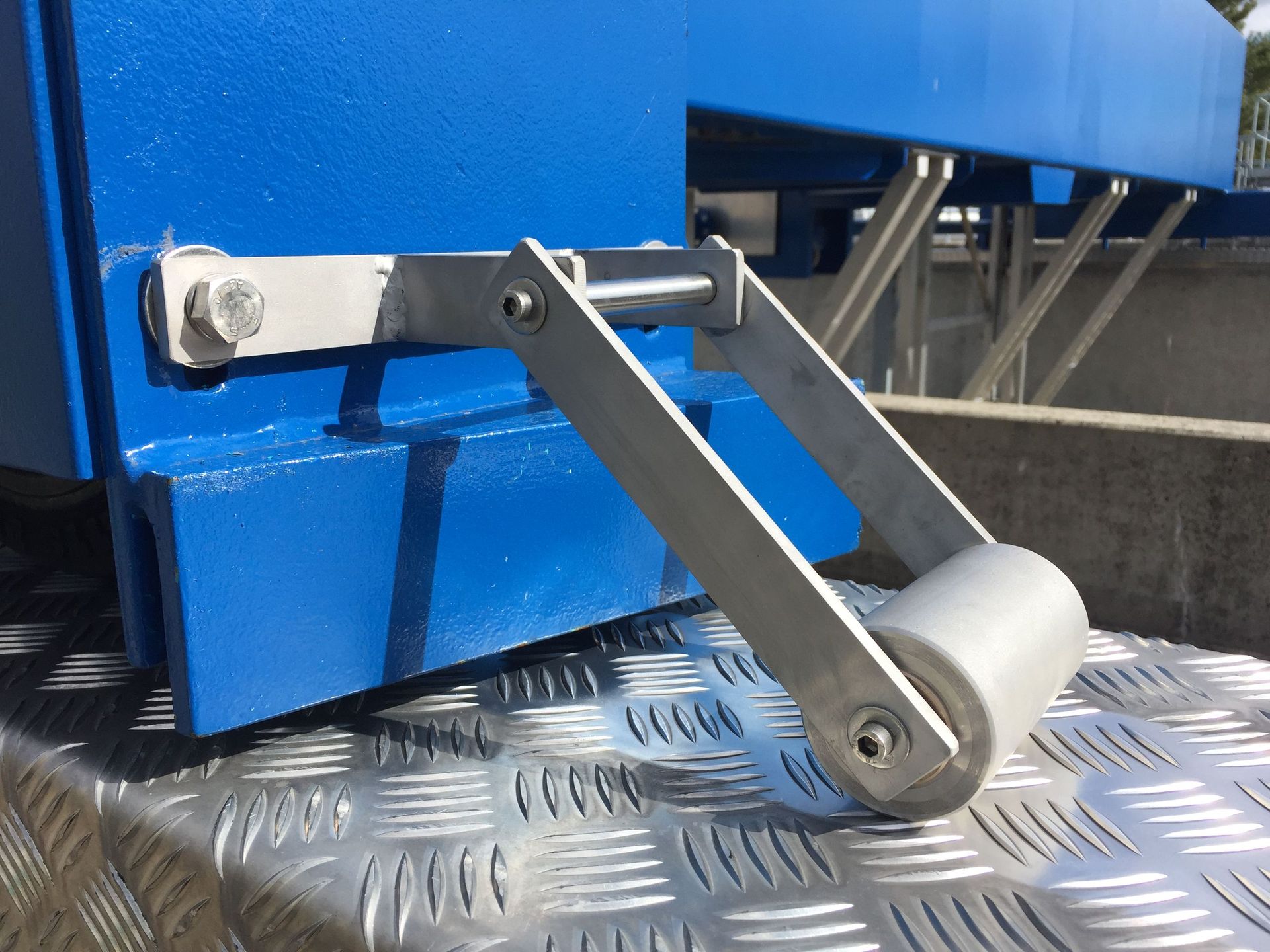 Blitzschutz - Wyss AG Spenglerei Flachdach Blitzschutz