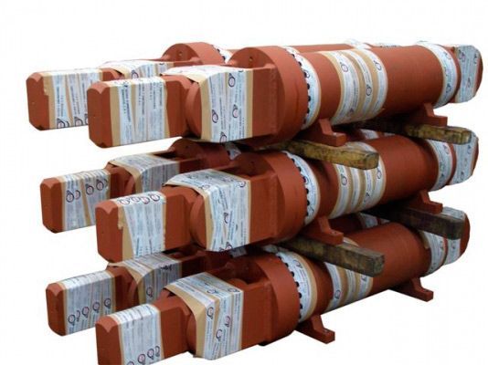 Un montón de cilindros están apilados uno encima del otro