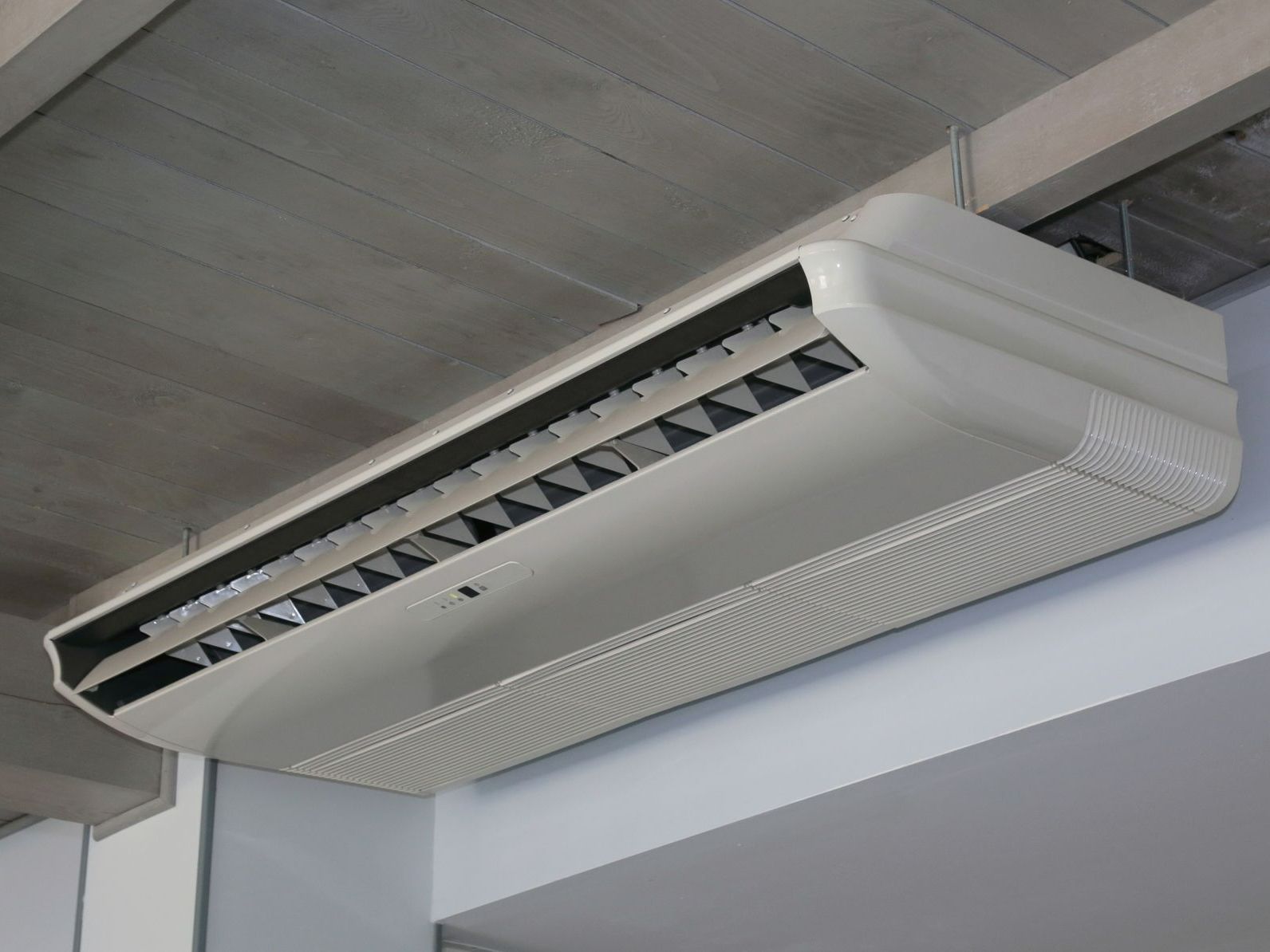 Climatisation installée au plafond