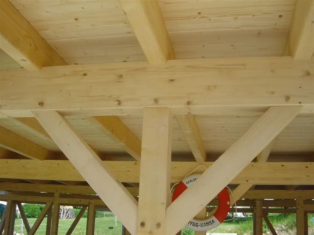 Carport für 4 Fahrzeuge mit Abstellraum