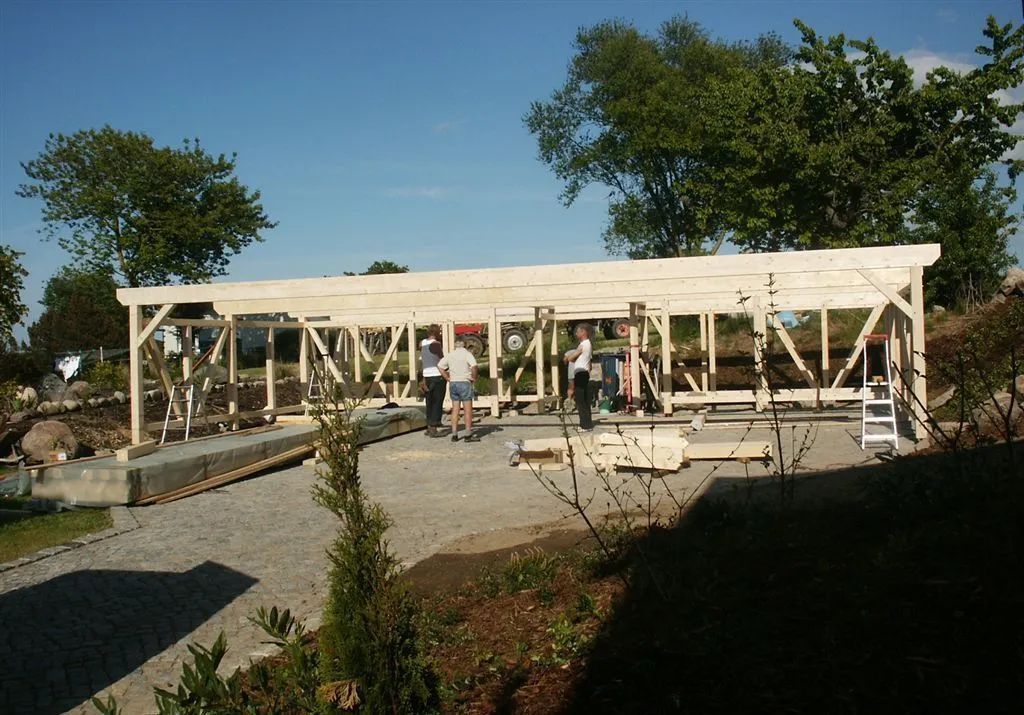 Carport für 4 Fahrzeuge mit Abstellraum