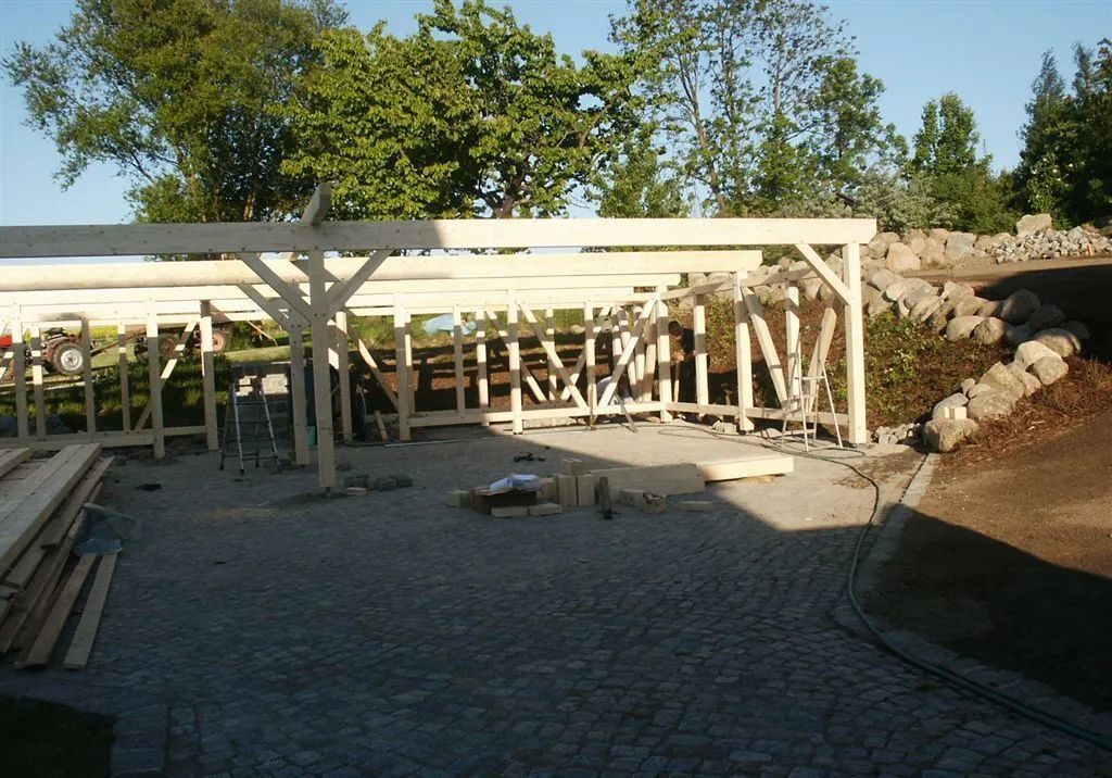 Carport für 4 Fahrzeuge mit Abstellraum