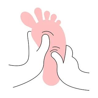 Manos masajeando un pie rosado.