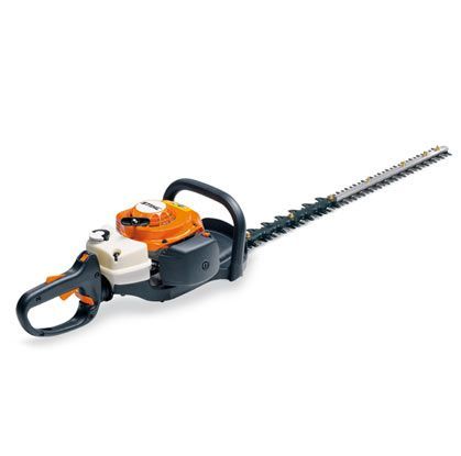 Se muestra un cortasetos Stihl sobre un fondo blanco.