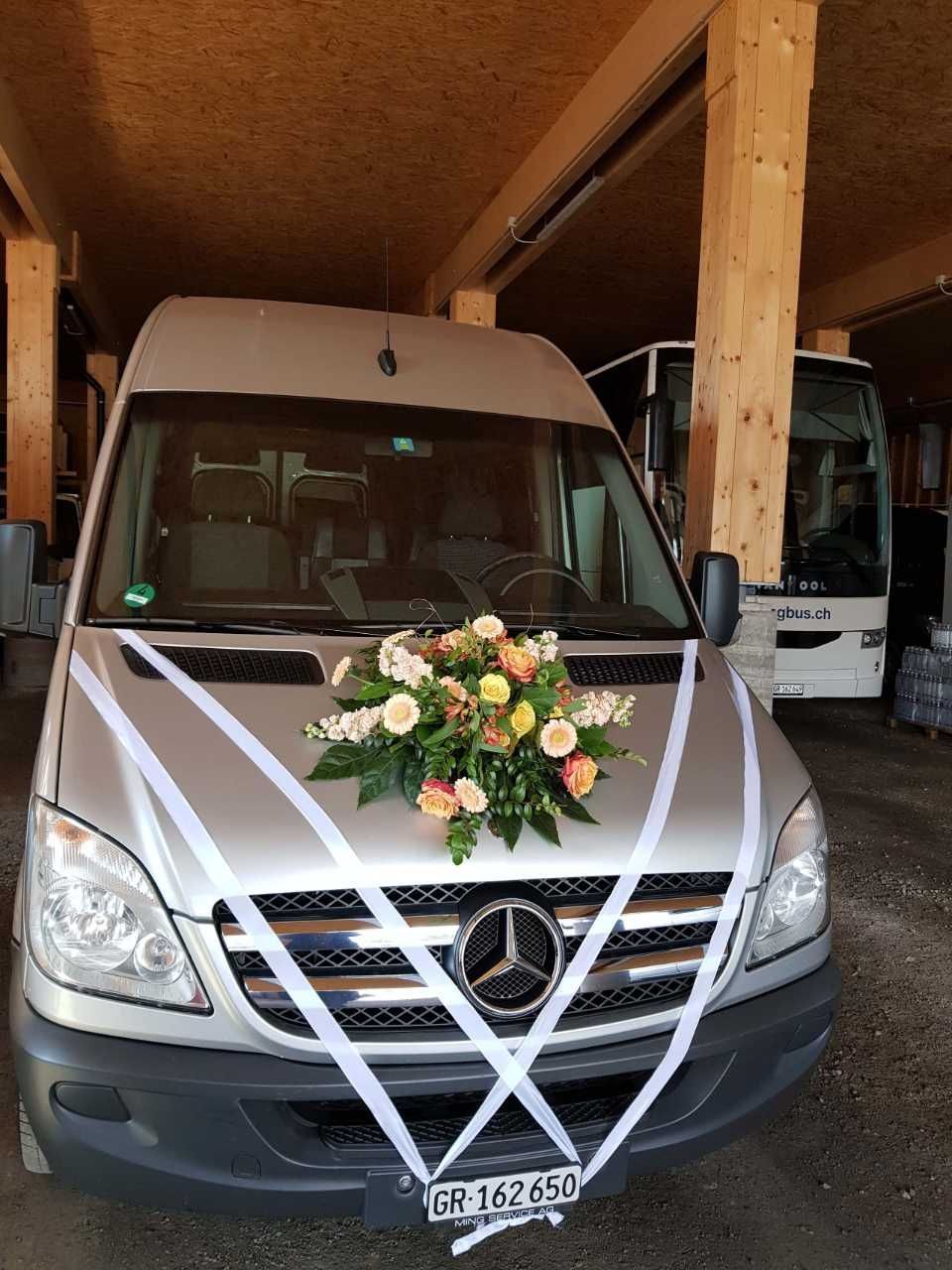 Ming Bus AG – Sprinter mit Blumenschmuck
