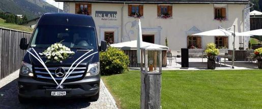 Ming Bus AG – Bus mit Blumenschmuck