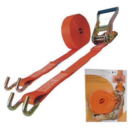 Un par de correas de amarre de color naranja con ganchos y trinquete.