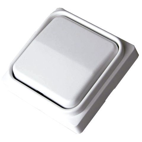 Un interruptor de luz cuadrado blanco sobre un fondo blanco