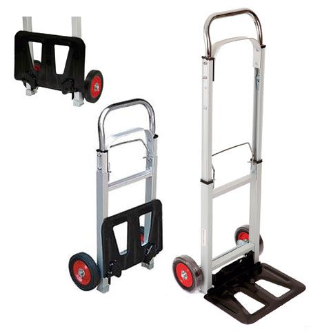 Una carretilla plegable con manijas negras y ruedas rojas sobre un fondo blanco.