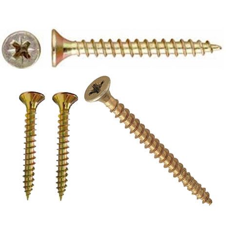 Se muestran tres tipos diferentes de tornillos sobre un fondo blanco.