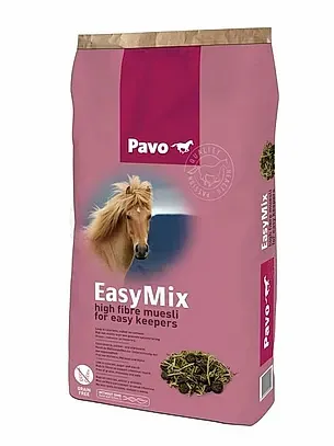 Una bolsa de alimento para caballos Pavo Easy Mix con la imagen de un caballo.