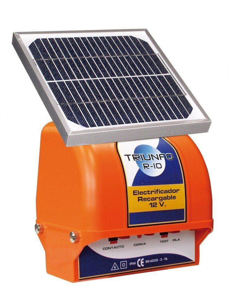 Un dispositivo naranja con un panel solar encima.