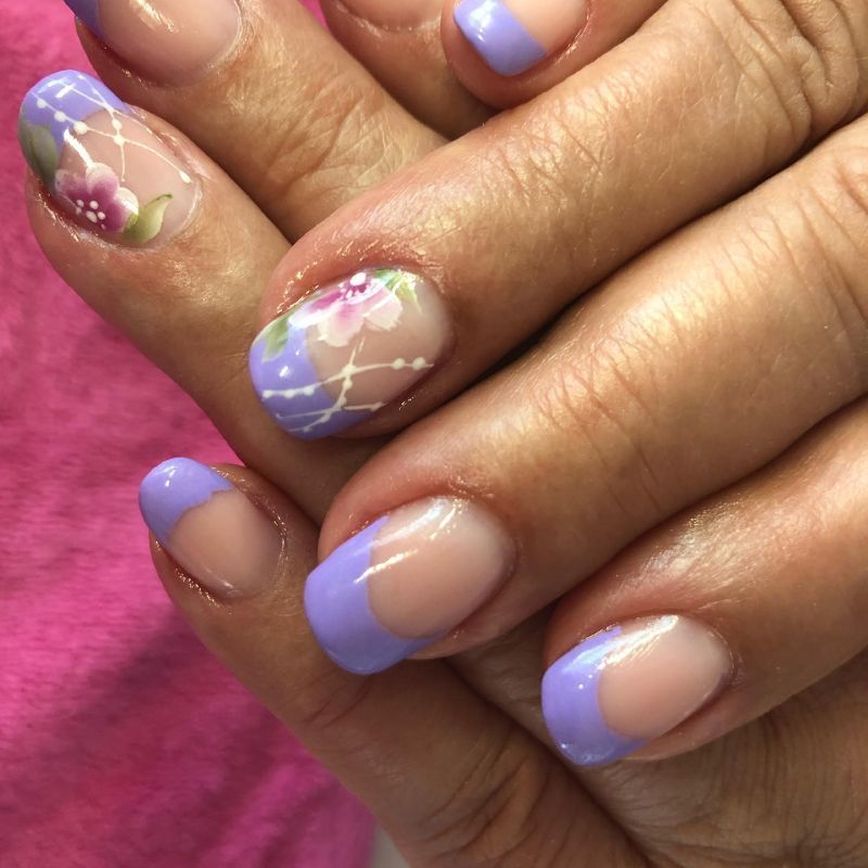Nails by Denis, Gelnageldesign, French Nails lila quadratische Nagelform