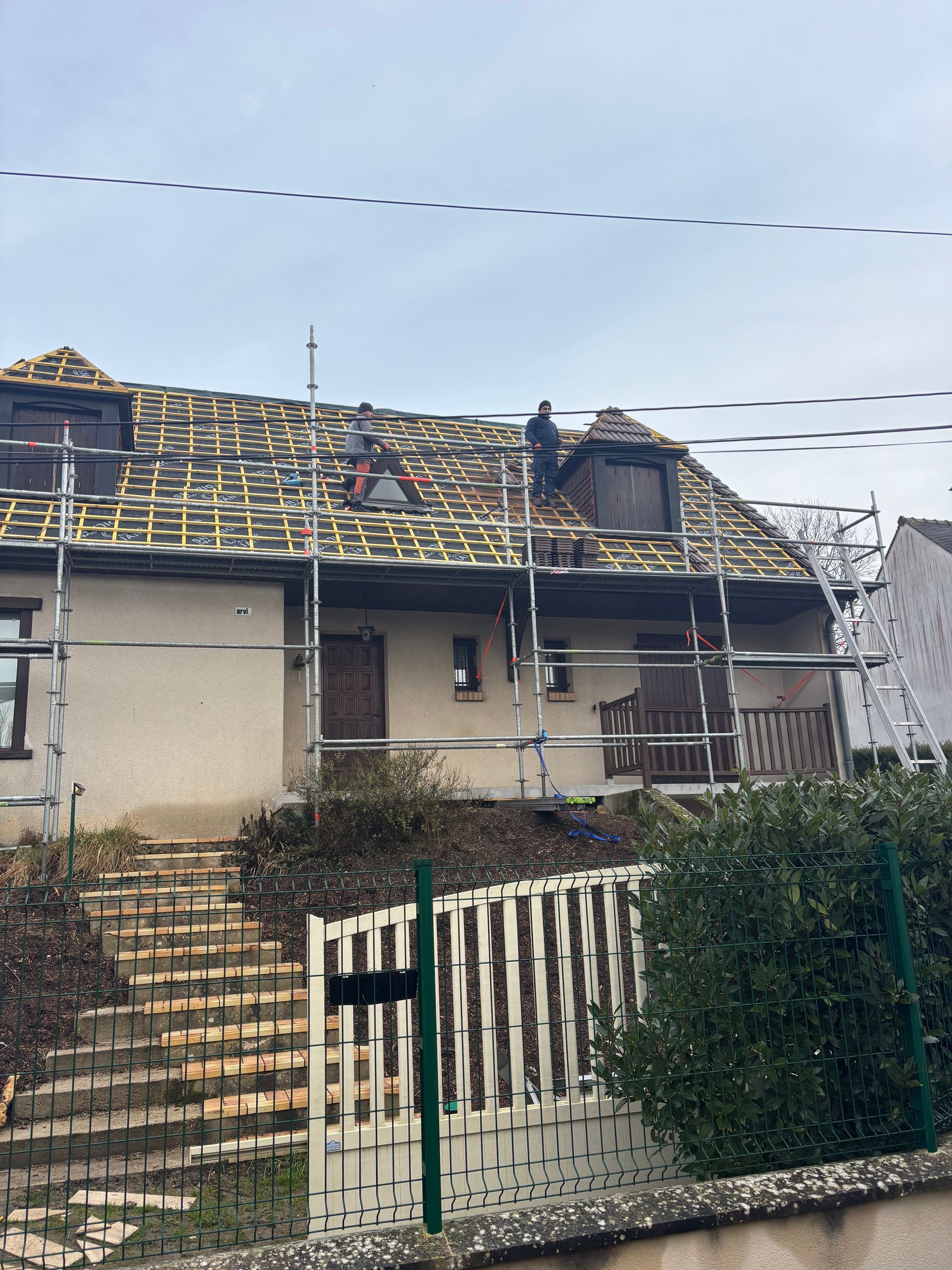 Travaux d'isolation de toiture.