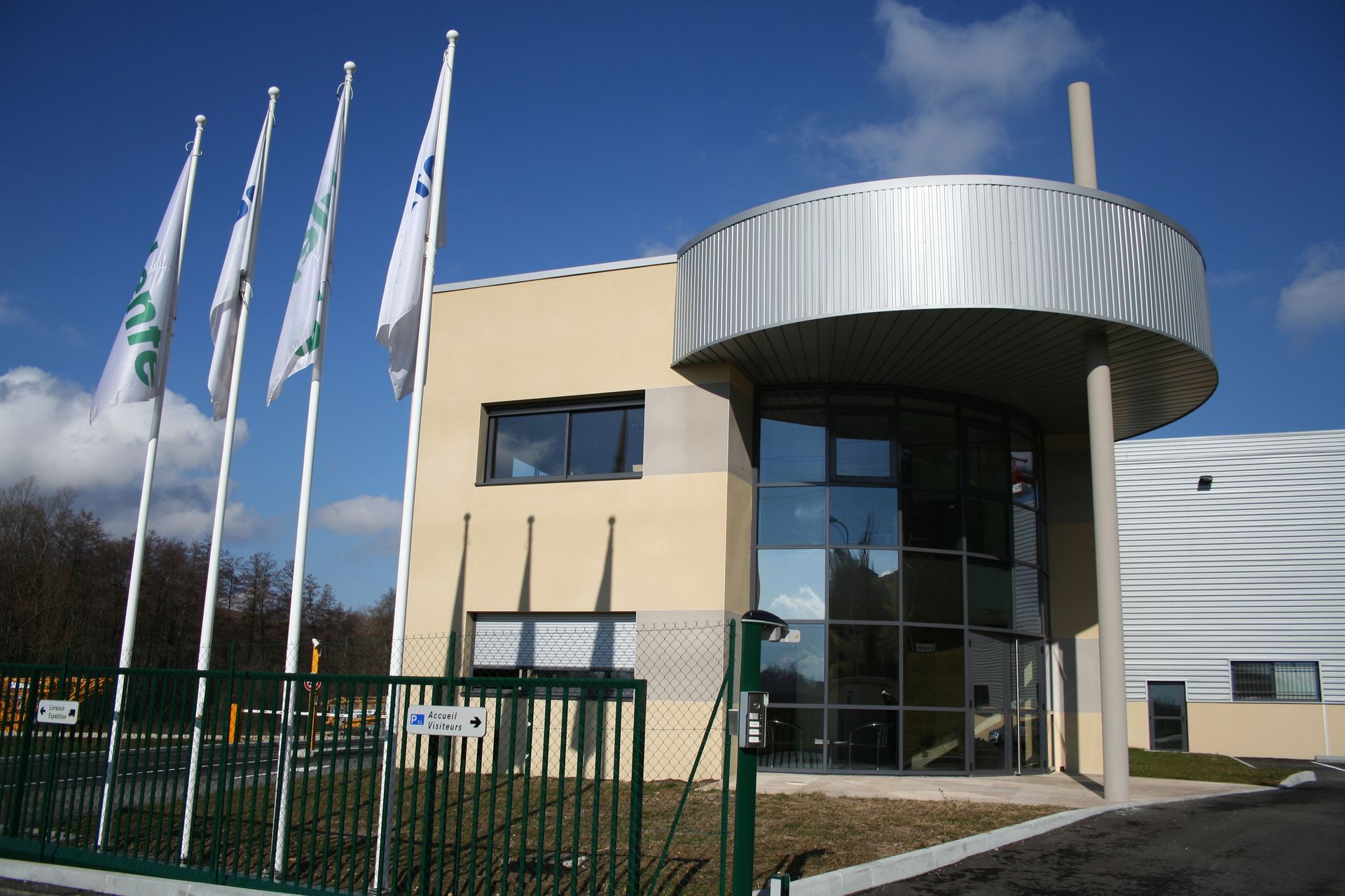 L'entrée de l'entreprise.