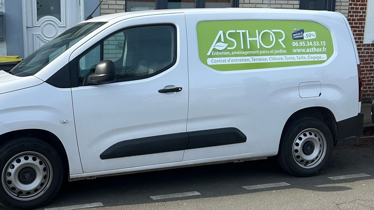 Véhicule professionnel d'Asthor