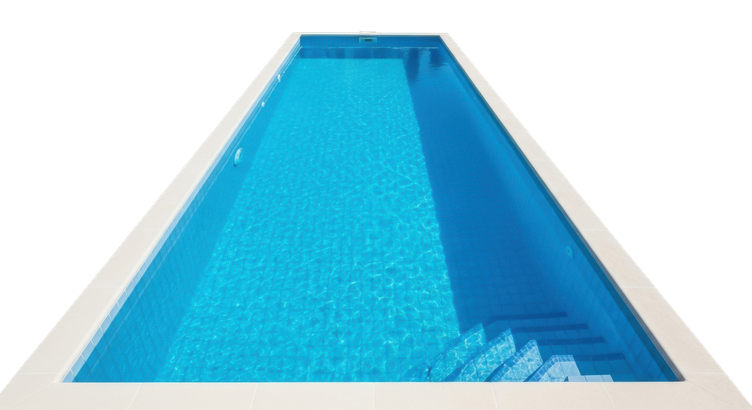 Longue piscine rectangulaire.