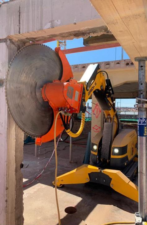 Die mobile Säge vom Abbruchunternehmen Alattin Baysal in Nürnberg