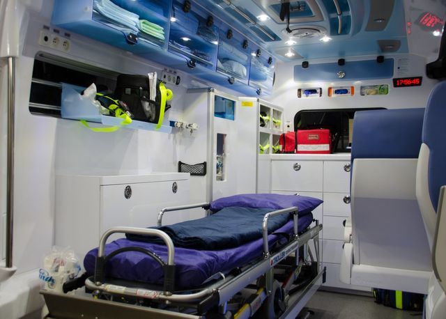 Intérieur d'une ambulance Leraillez