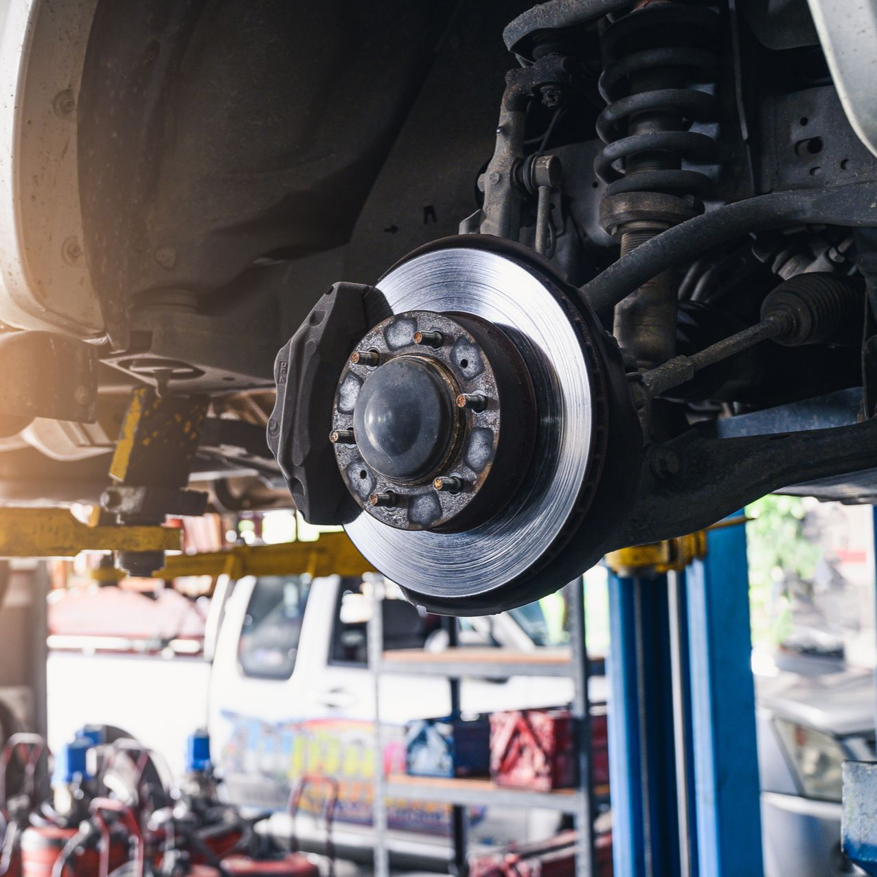 Remplacement d'un disque de frein sur une voiture