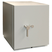 Una caja fuerte de metal gris con asa y pomo circular.