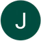 Weißer Buchstabe „J“ auf dunkelgrünem Kreishintergrund.